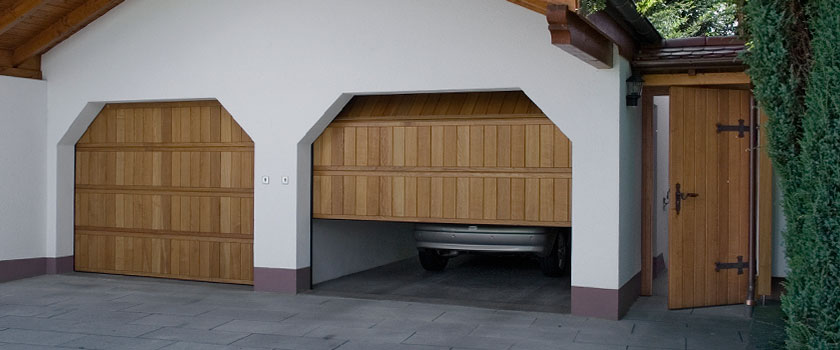 Sektionaltore aus Holz