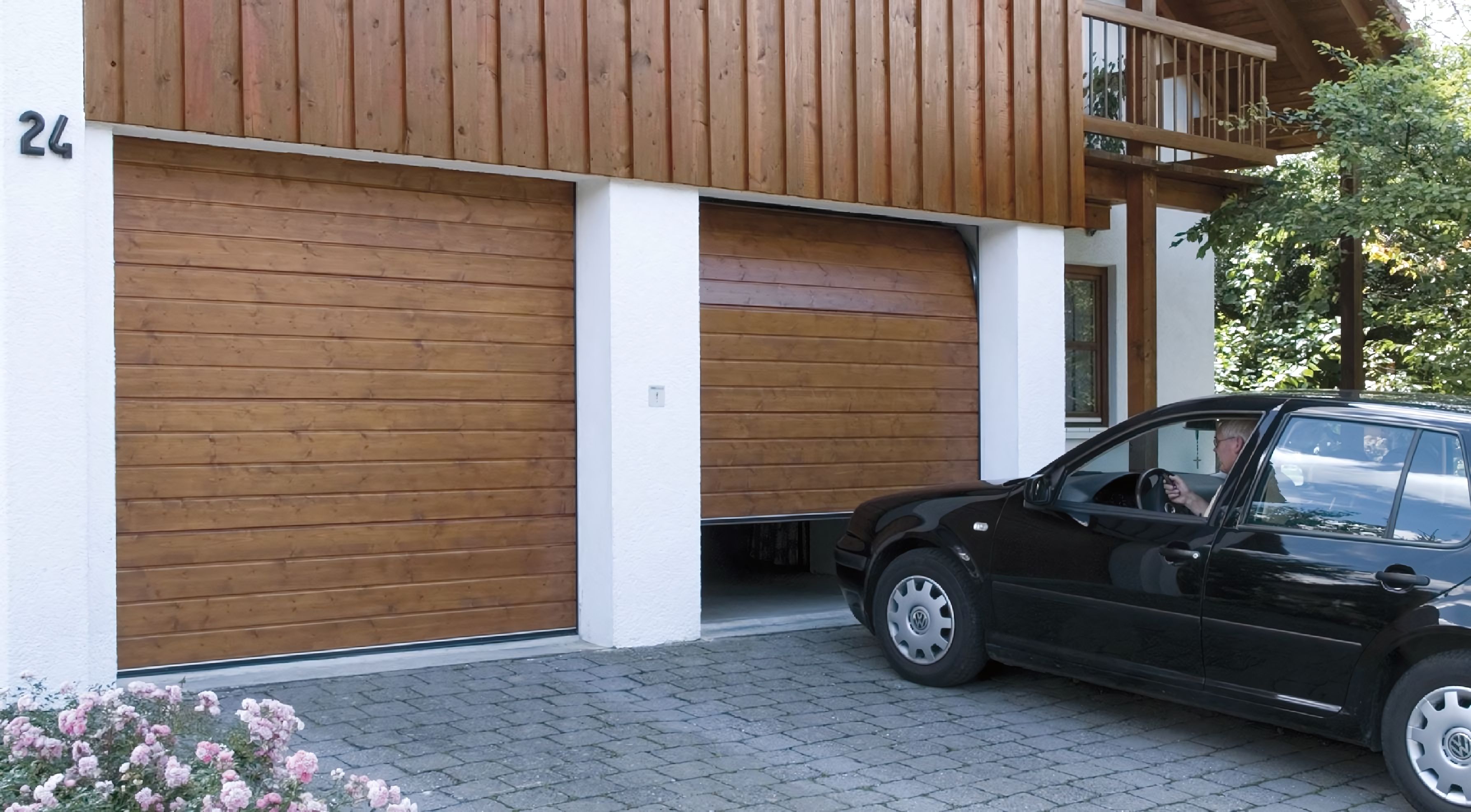 Sektionaltore aus Holz